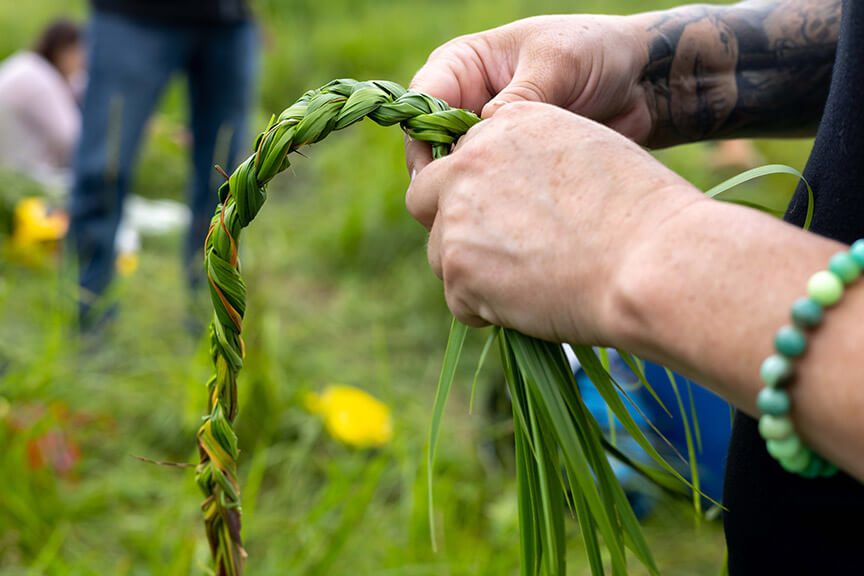SWEETGRASS FOR HEALING 2 2868 1